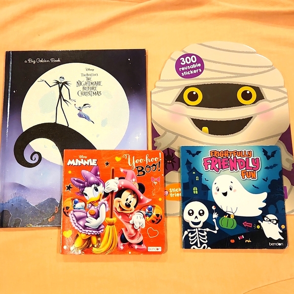 Disney Other - 4 Halloween books